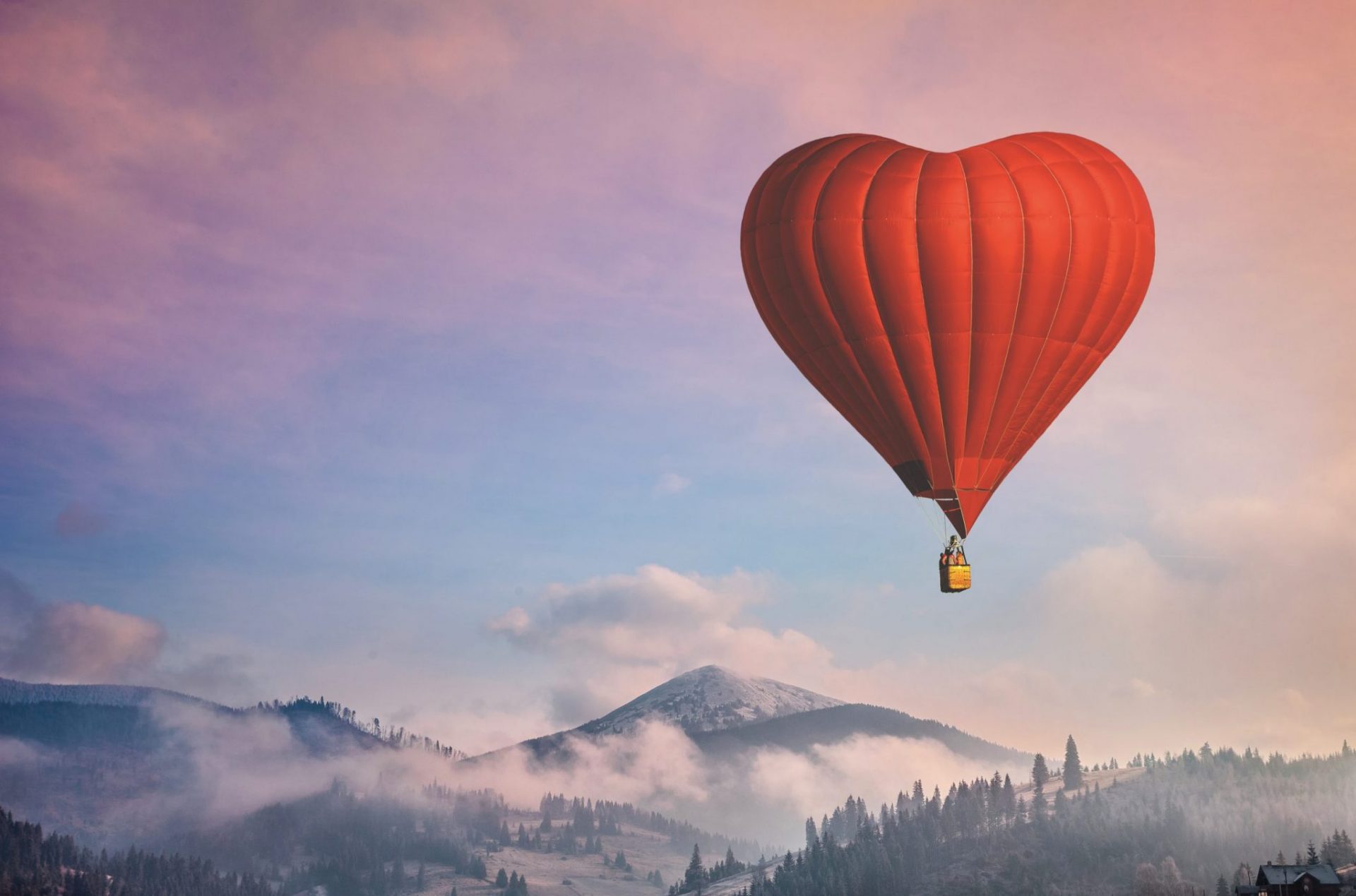 Herz Heissluftballon 683887090 scaled