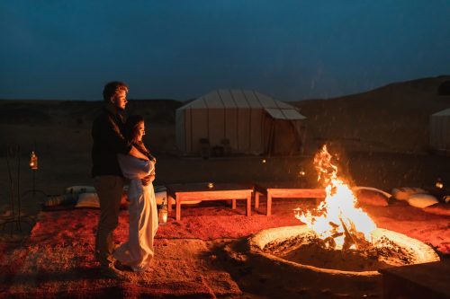 Lagerfeuer, Glamping, Sahara Marokko Shutterstock 1656254995 Lagerfeuer Glamping Sahara Marokko shutterstock 1656254995 500x0 c default