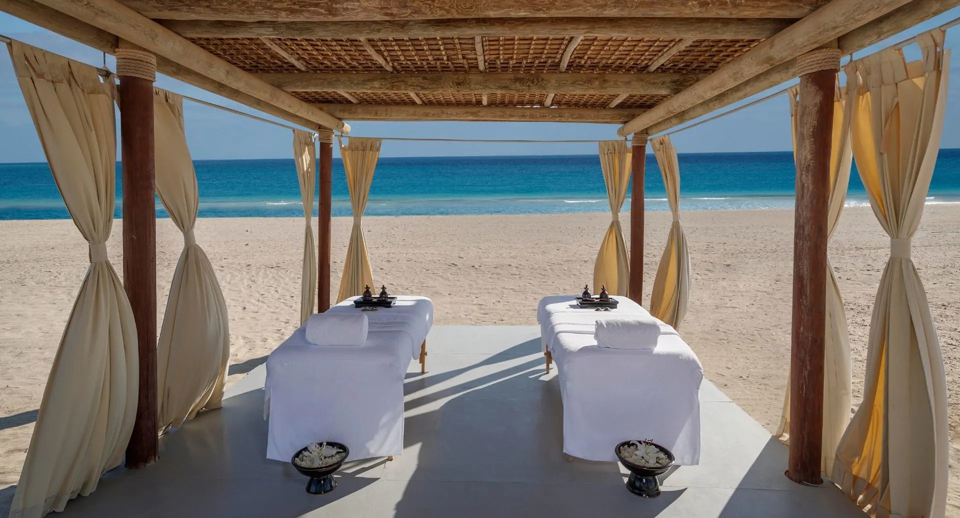 aaly beach spa cabana