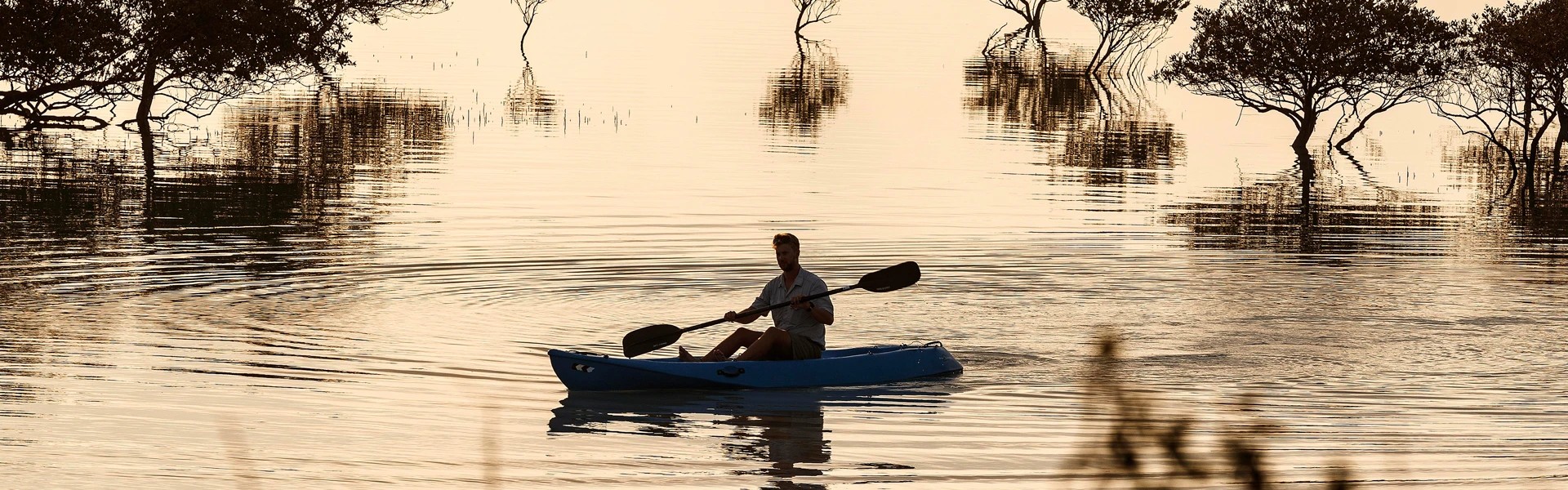 abu dhabi kayaking