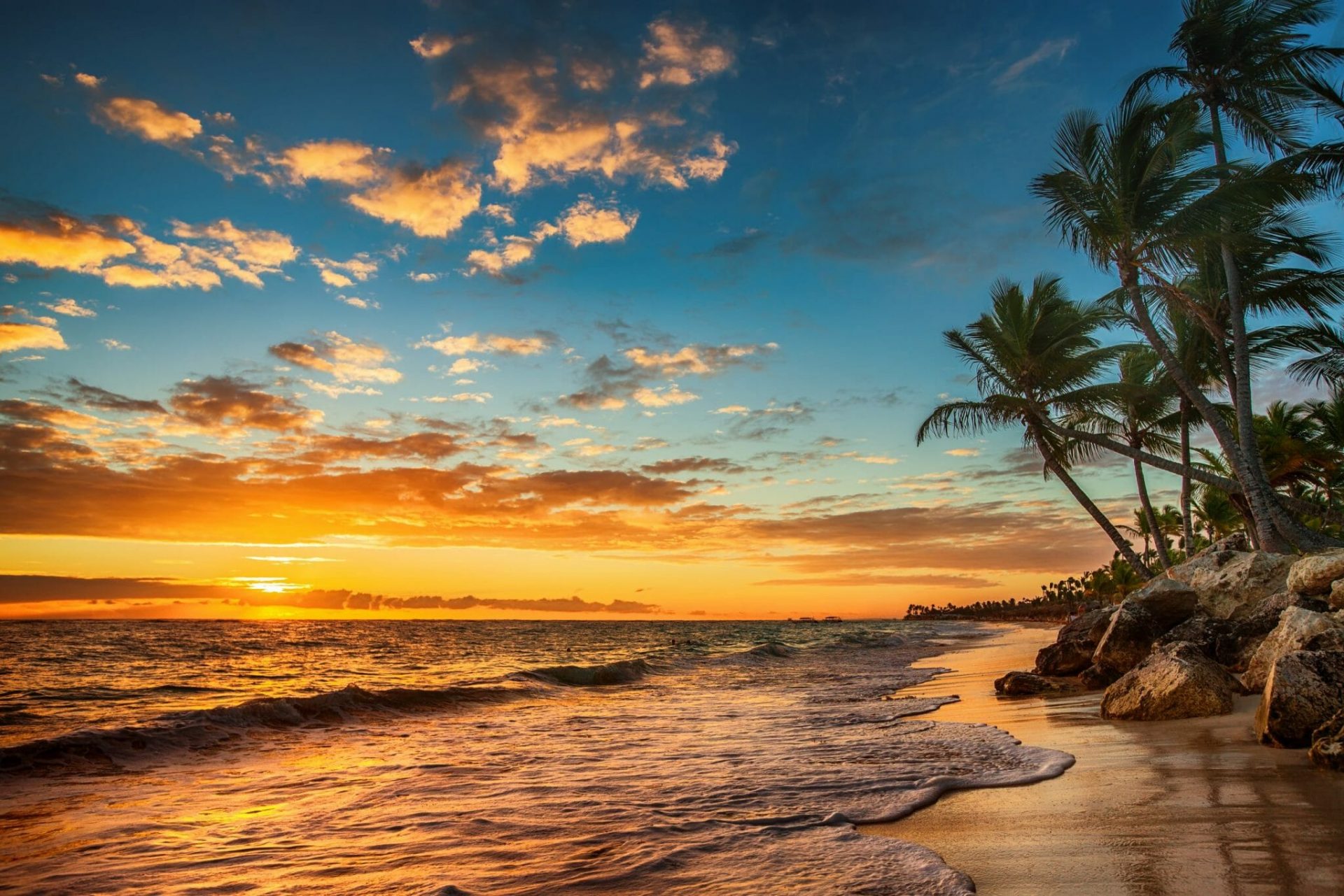 Landscape,Of,Paradise,Tropical,Island,Beach,,Sunrise,Shot